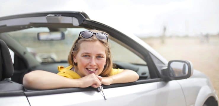 Jeunes permis : comment trouver la meilleure offre de location de voiture