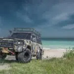 Photographie d’une Jeep Pajero illustrant l’article d’Adesa sur les accessoires automobiles