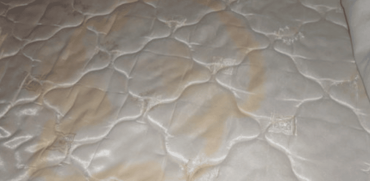 Comment enlever des auréoles d’eau sur du tissu ?